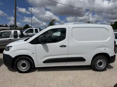 Citroën Berlingo 2021 - 10870 EUR, 166890 km - AUTO.MOTO.pt - 166890km - foto 4 de 16
