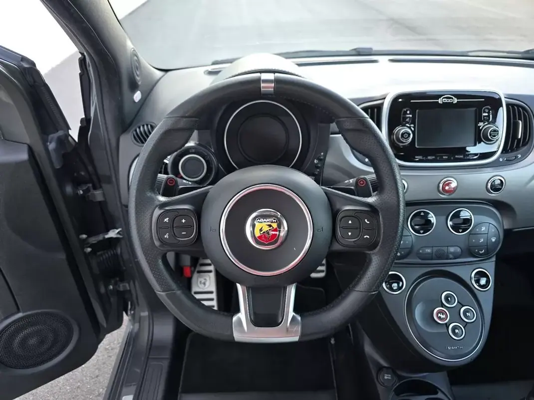 Abarth 595 2018 - 19750 EUR, 60400 km - 60400km - foto 8 de 40