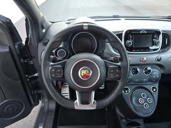 Abarth 595 2018 - 19750 EUR, 60400 km - AUTO.MOTO.pt - 60400km - foto 8 de 40