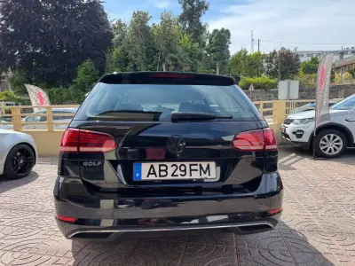 Volkswagen Golf Variant 2020 - 16900 EUR, 122346 km - AUTO.MOTO.pt - 122346km - foto 12 de 34