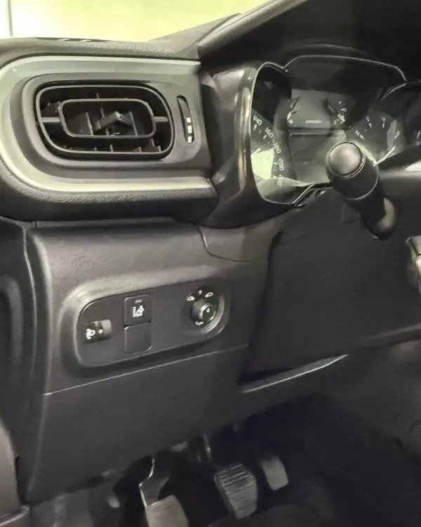Citroën C3 2018 - 10200 EUR, 126767 km - AUTO.MOTO.pt - 126767km - foto 12 de 22