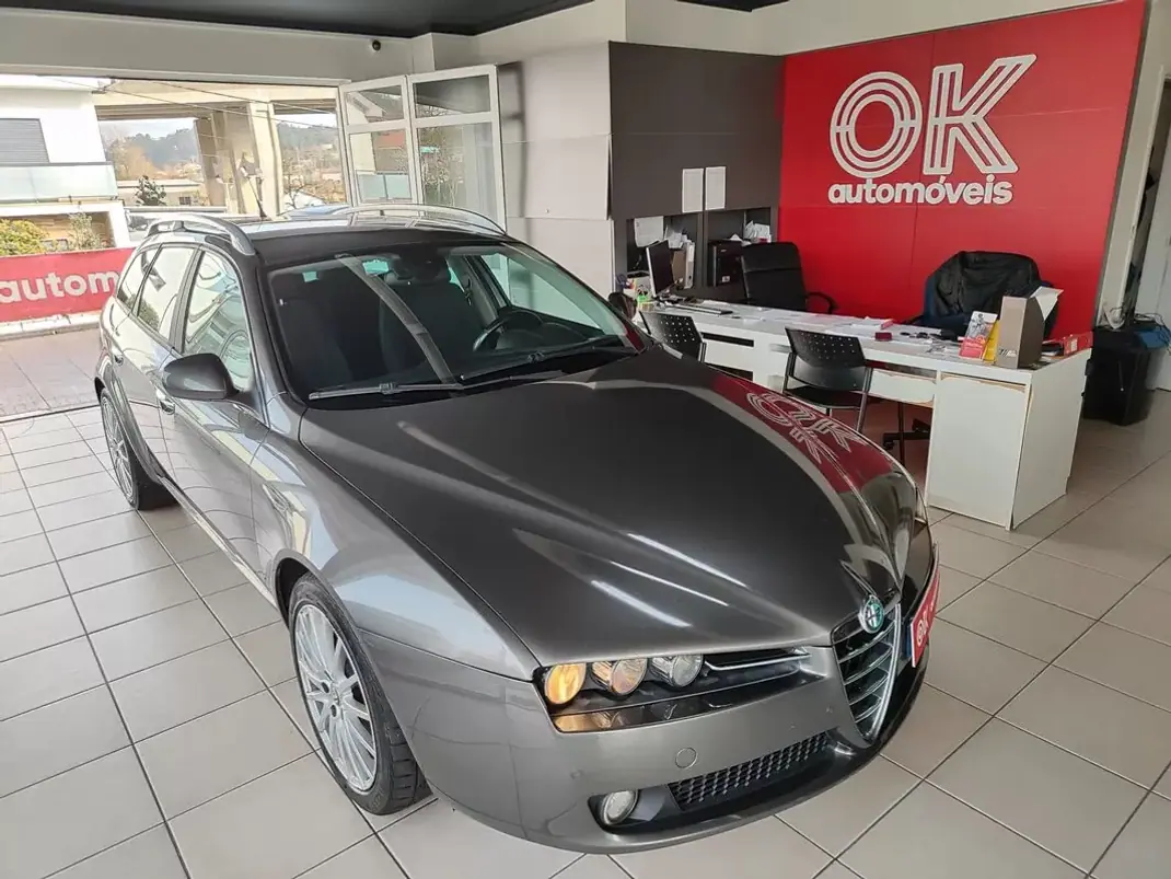 Alfa Romeo 159 Sportwagon 2008 - 7250 EUR, 221050 km - AUTO.MOTO.pt - 221050km - foto 2 de 37
