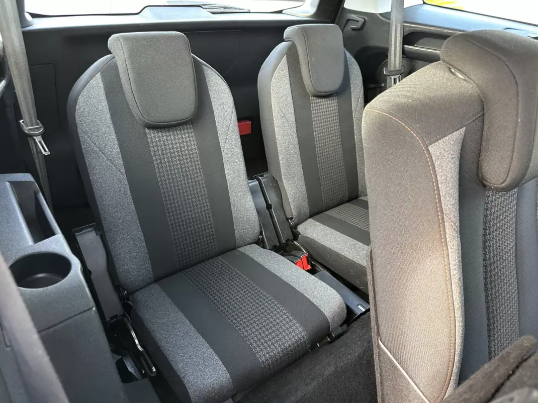 Peugeot 5008 2017 - 14900 EUR, 200000 km - 200000km - foto 34 de 63