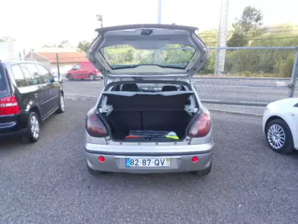 Fiat Bravo 2000 - 2000 EUR, 175051 km - 175051km - foto 7 de 10