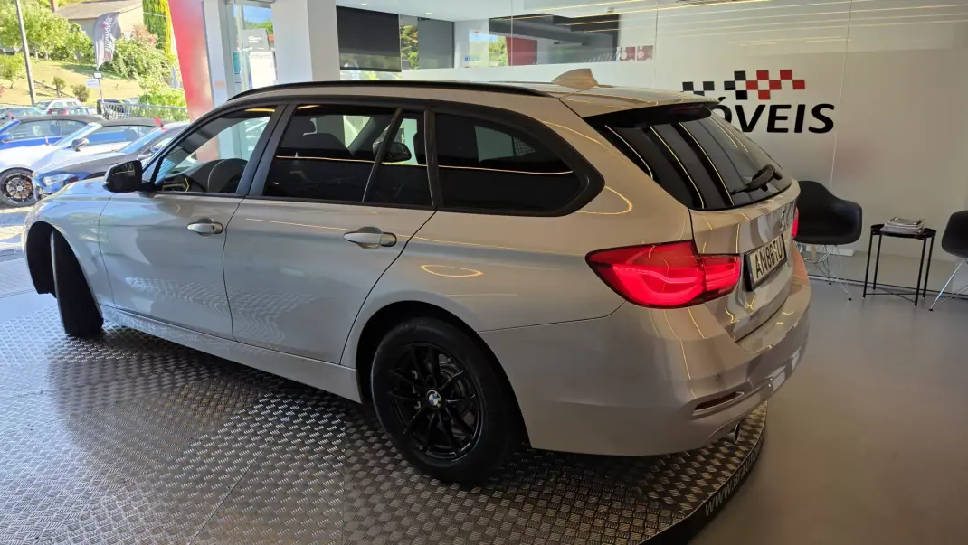 BMW 318 2017 - 17900 EUR, 165210 km - 165210km - foto 21 de 55