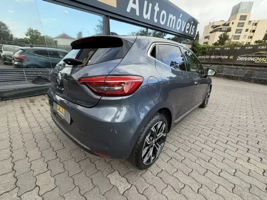 Renault Clio 2022 - 16900 EUR, 75000 km - AUTO.MOTO.pt - 75000km - foto 9 de 12