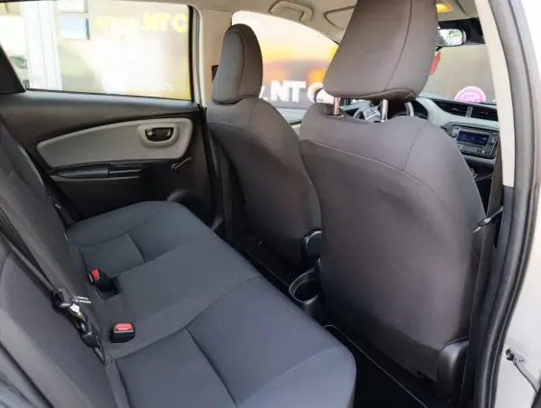 Toyota Yaris 2018 - 11900 EUR, 105553 km - AUTO.MOTO.pt - 105553km - foto 17 de 17
