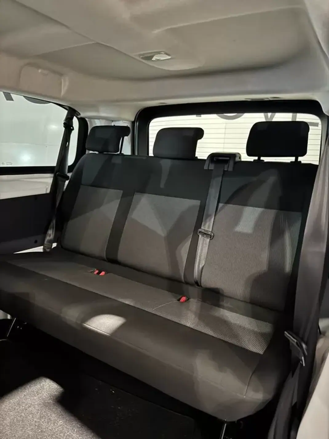Opel Vivaro 2022 - 32900 EUR, 20415 km - 20415km - foto 30 de 50