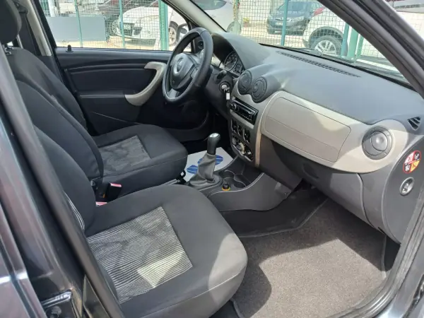 Dacia Sandero 2012 - 5350 EUR, 75719 km - 75719km - foto 15 de 19