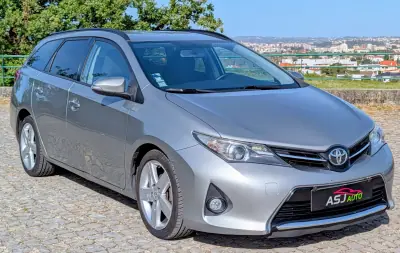 Toyota Auris Touring Sports 2014 - 8250 EUR, 285890 km - AUTO.MOTO.pt - 285890km - foto 4 de 21