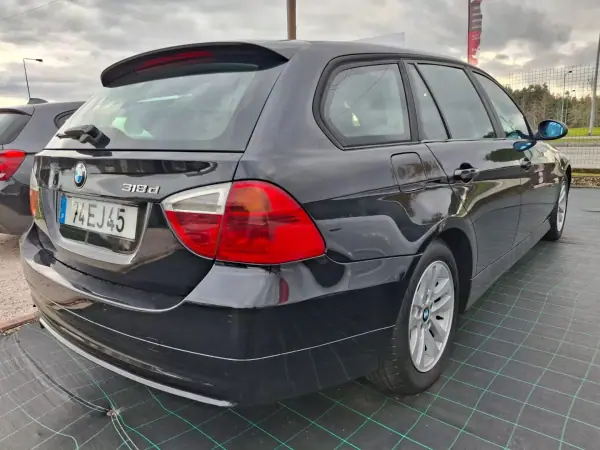 BMW 318 2008 - 9990 EUR, 165000 km - AUTO.MOTO.pt - 165000km - foto 3 de 6