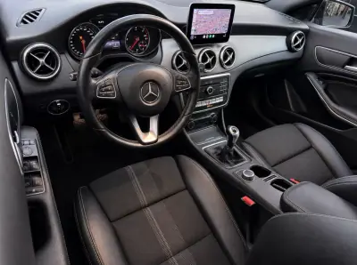 Mercedes-Benz CLA 180 2018 - 17900 EUR, 144082 km - AUTO.MOTO.pt - 144082km - foto 6 de 9