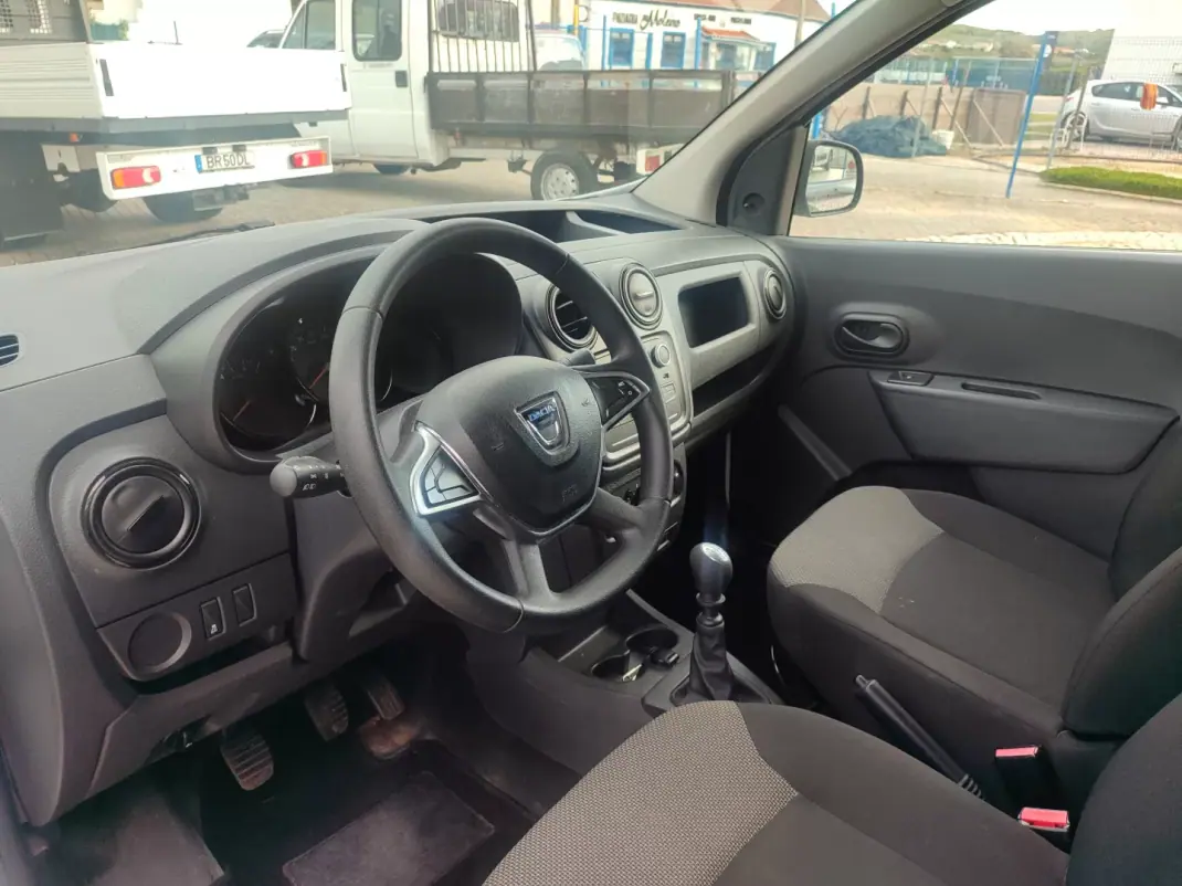 Dacia Dokker 2020 - 10900 EUR, 61000 km - AUTO.MOTO.pt - 61000km - foto 15 de 20