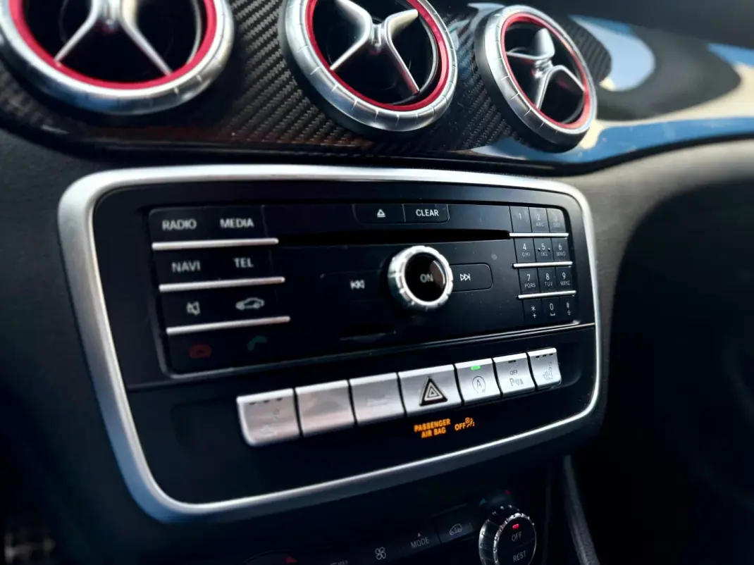 Mercedes-Benz CLA 220 2018 - 22950 EUR, 218000 km - AUTO.MOTO.pt - 218000km - foto 26 de 29