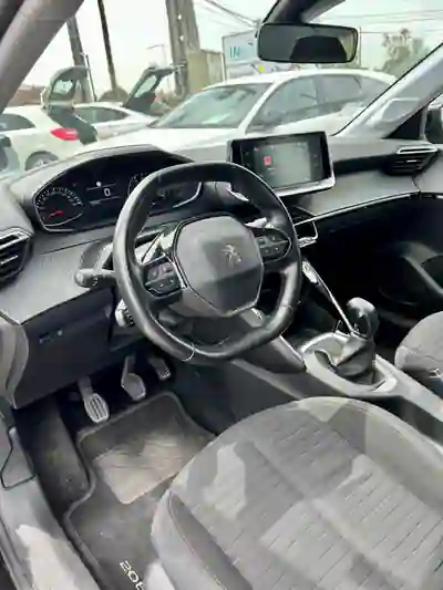Peugeot 208 2020 - 12500 EUR, 67052 km - AUTO.MOTO.pt - 67052km - foto 4 de 10