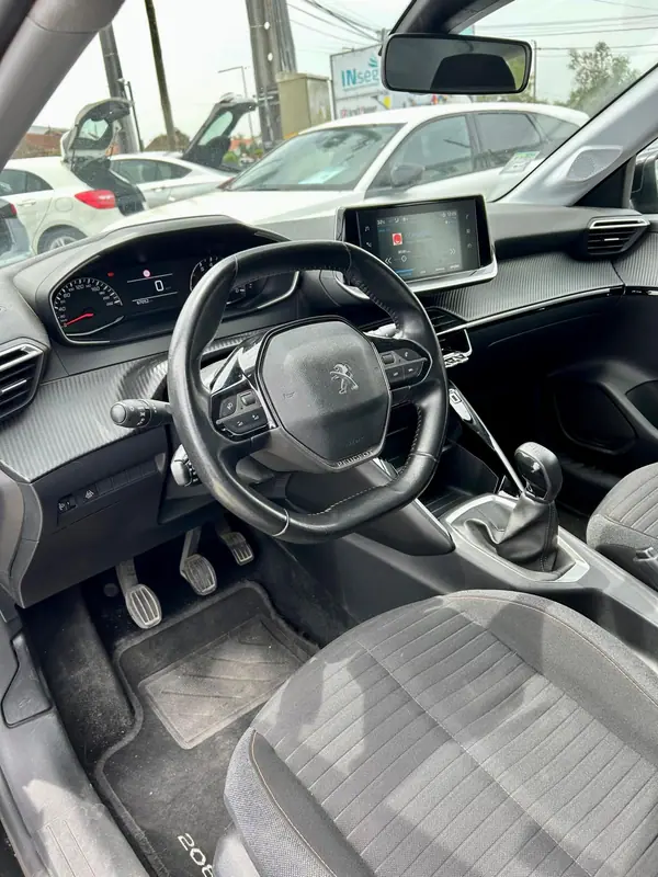 Peugeot 208 2020 - 12500 EUR, 67052 km - AUTO.MOTO.pt - 67052km - foto 4 de 10