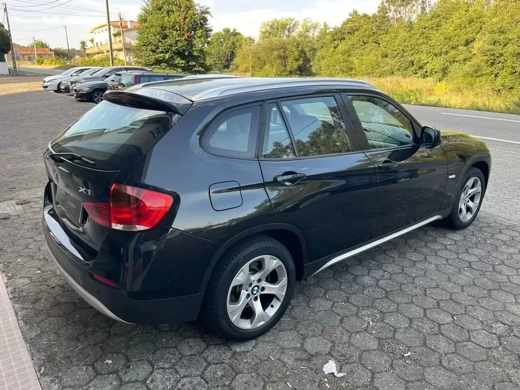 BMW X1 2011 - 12900 EUR, 292000 km - AUTO.MOTO.pt - 292000km - foto 4 de 13