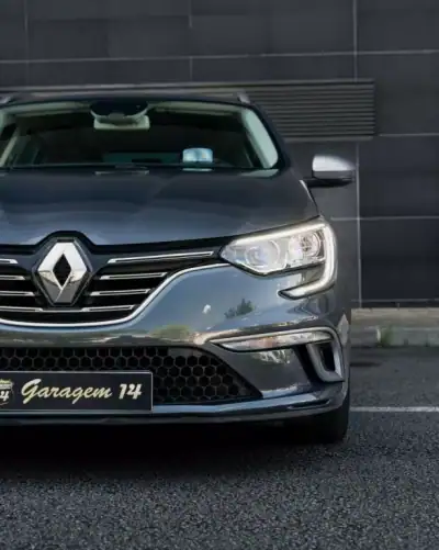 Renault Mégane Sport Tourer 2018 - 15990 EUR, 126740 km - AUTO.MOTO.pt - 126740km - foto 16 de 65