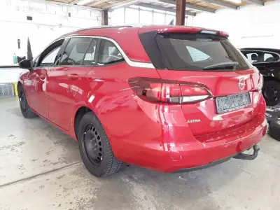 Opel Astra Sports Tourer 2022 - 11950 EUR, 105537 km - AUTO.MOTO.pt - 105537km - foto 6 de 11