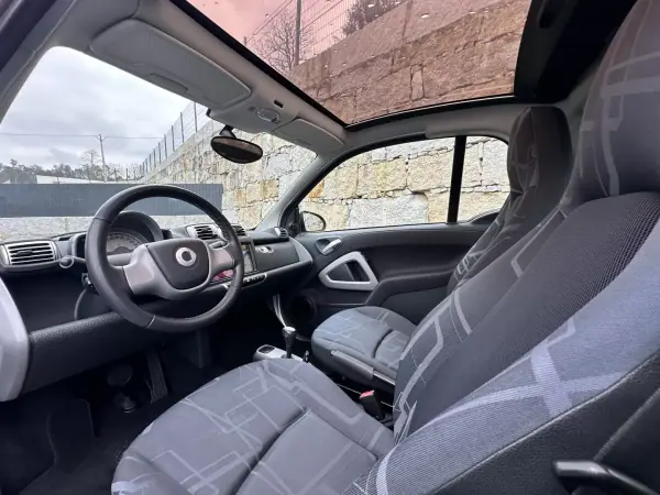 Smart Fortwo Cabrio 2008 - 6700 EUR, 60000 km - AUTO.MOTO.pt - 60000km - foto 23 de 26