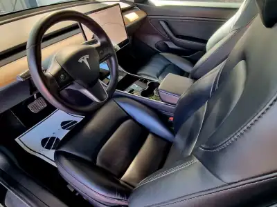 Tesla Model 3 2020 - 22900 EUR, 123000 km - AUTO.MOTO.pt - 123000km - foto 5 de 16