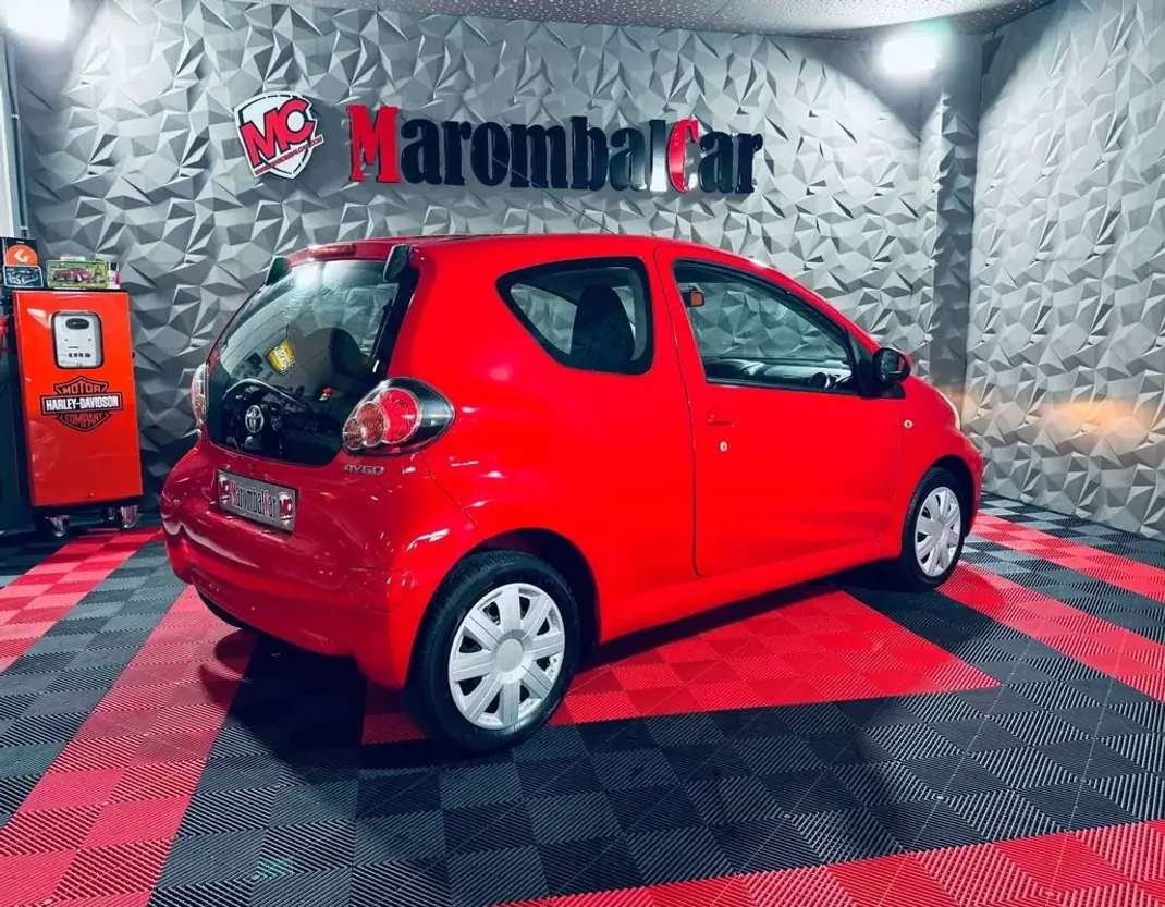 Toyota Aygo 2009 - 4990 EUR, 96384 km - AUTO.MOTO.pt - 96384km - foto 8 de 26