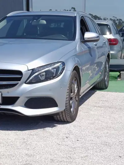 Mercedes-Benz C 180 2018 - 17900 EUR, 129000 km - AUTO.MOTO.pt - 129000km - foto 2 de 3