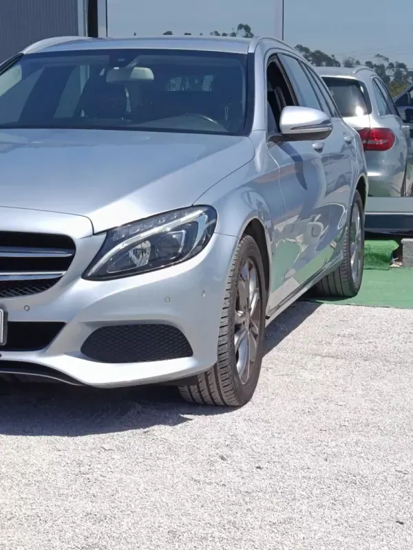 Mercedes-Benz C 180 2018 - 17900 EUR, 129000 km - AUTO.MOTO.pt - 129000km - foto 2 de 3