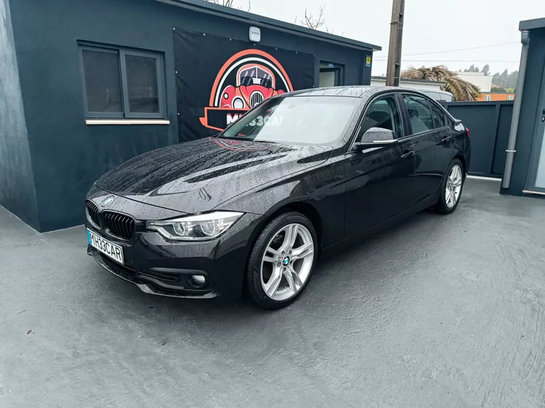 BMW 318 2016 - 16900 EUR, 170176 km - AUTO.MOTO.pt - 170176km - foto 9 de 30