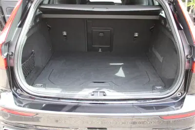 Volvo V60 2020 - 26400 EUR, 128429 km - AUTO.MOTO.pt - 128429km - foto 21 de 25