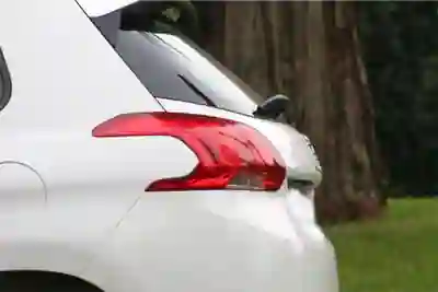 Peugeot 2008 2015 — foto 4 de 15