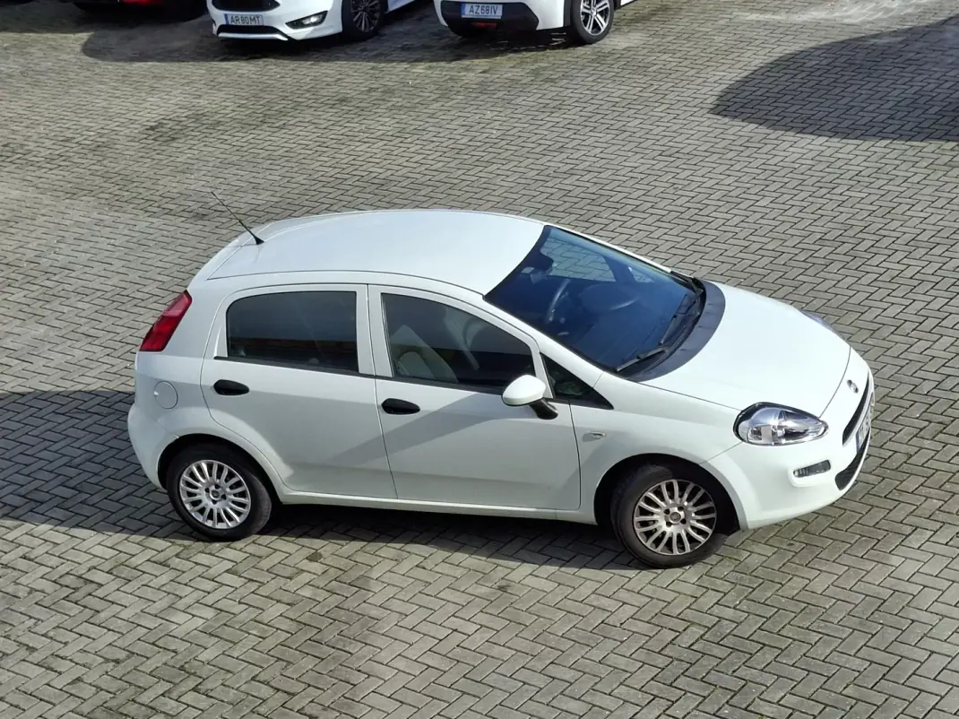 Fiat Punto 2017 - 8750 EUR, 114752 km - AUTO.MOTO.pt - 114752km - foto 26 de 26