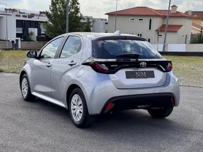 Toyota Yaris 2023 - 17990 EUR, 22000 km - AUTO.MOTO.pt - 22000km - foto 4 de 28