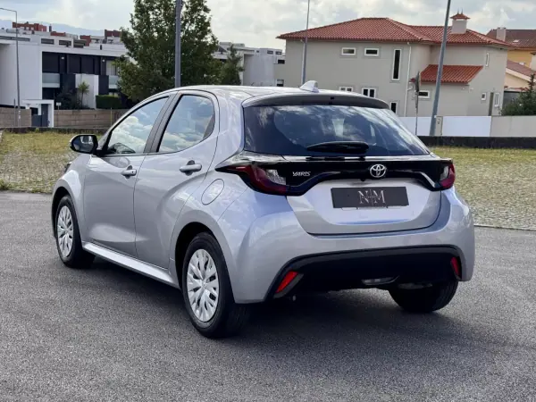 Toyota Yaris 2023 - 17990 EUR, 22000 km - AUTO.MOTO.pt - 22000km - foto 4 de 28