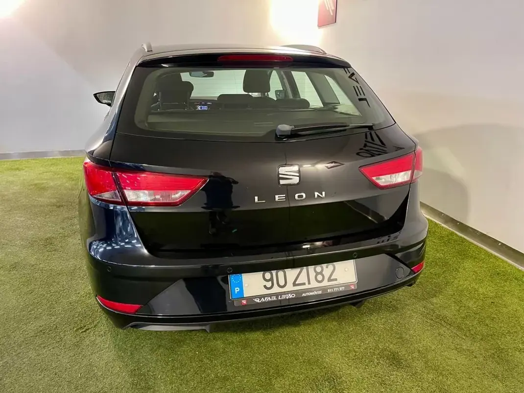SEAT Leon ST 2019 - 11450 EUR, 182000 km - AUTO.MOTO.pt - 182000km - foto 7 de 34