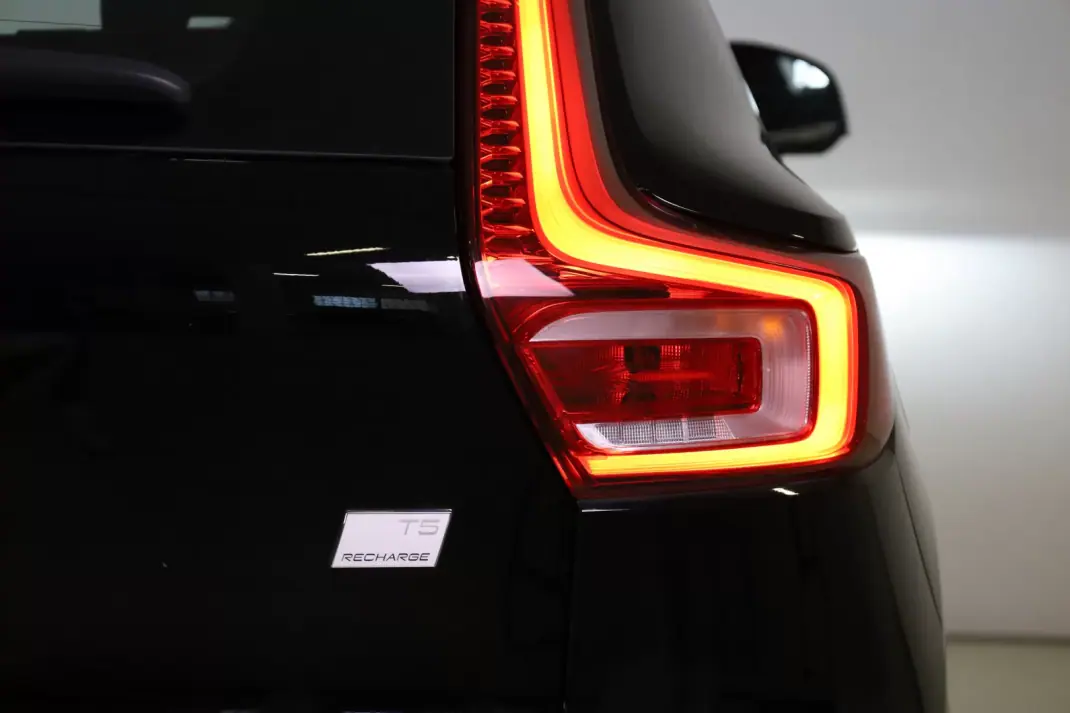 Volvo XC 40 2022 - 28990 EUR, 98750 km - AUTO.MOTO.pt - 98750km - foto 19 de 51