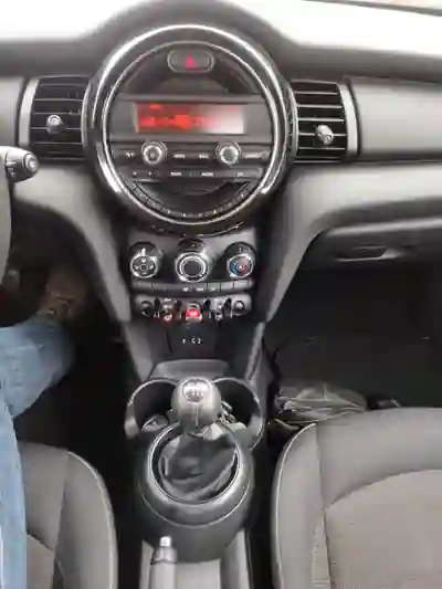 MINI One 2017 - 11950 EUR, 170000 km - AUTO.MOTO.pt - 170000km - foto 9 de 11