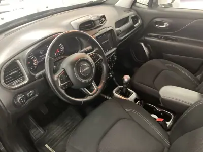 Jeep Renegade 2019 - 12900 EUR, 102216 km - AUTO.MOTO.pt - 102216km - foto 18 de 42