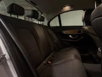 Mercedes-Benz C 180 2015 - 12000 EUR, 280000 km - AUTO.MOTO.pt - 280000km - foto 7 de 9