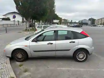 Ford Focus 1999 - 1750 EUR, 163500 km - AUTO.MOTO.pt - 163500km - foto 4 de 8