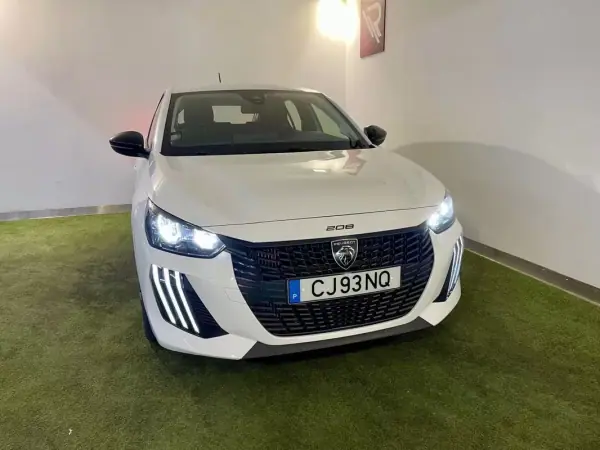 Peugeot 208 2024 - 15450 EUR, 18000 km - AUTO.MOTO.pt - 18000km - foto 4 de 31