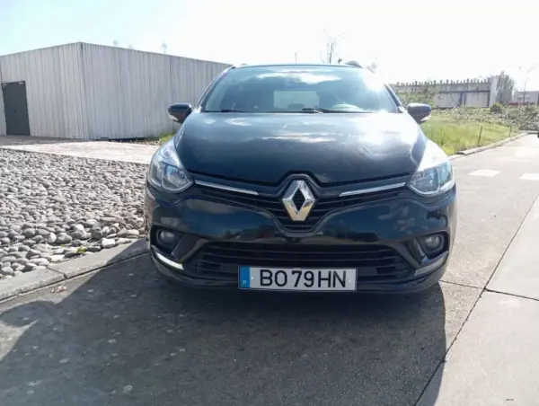 Renault Clio Sport Tourer 2019 - 9999 EUR, 186806 km - AUTO.MOTO.pt - 186806km - foto 7 de 29
