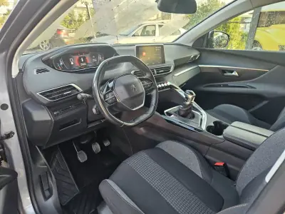 Peugeot 3008 2019 - 14900 EUR, 129000 km - AUTO.MOTO.pt - 129000km - foto 12 de 38