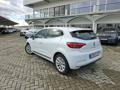 Renault Clio 2021 - 17000 EUR, 58800 km - AUTO.MOTO.pt - 58800km - foto 8 de 24