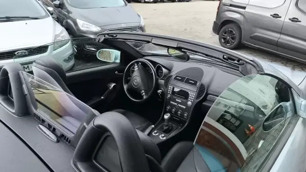 Mercedes-Benz SLK 200 2006 - 13900 EUR, 173000 km - AUTO.MOTO.pt - 173000km - foto 15 de 18