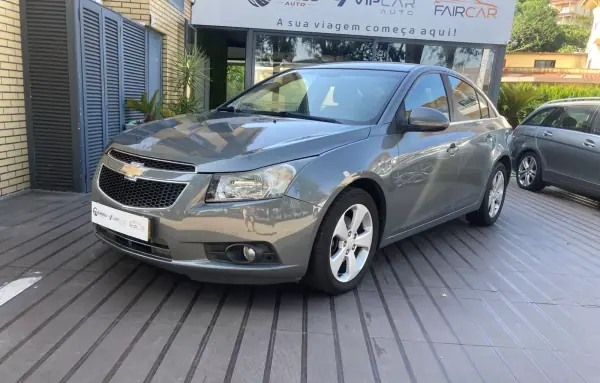 Chevrolet Cruze 2011 - 7300 EUR, 183000 km - AUTO.MOTO.pt - 183000km - foto 2 de 19
