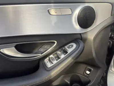 Mercedes-Benz C 250 2018 - 24500 EUR, 173000 km - AUTO.MOTO.pt - 173000km - foto 20 de 21