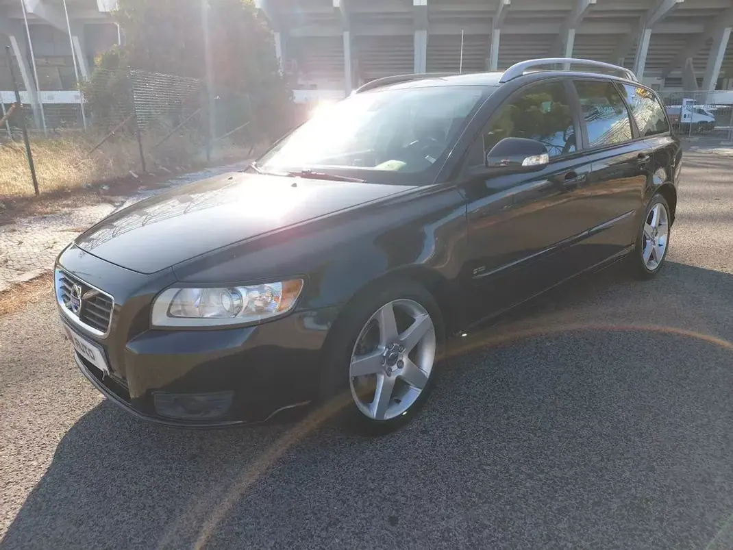 Volvo V50 2010 - 4490 EUR, 384950 km - 384950km - foto 3 de 23