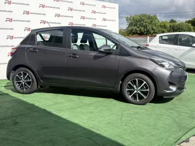 Toyota Yaris 2020 - 12990 EUR, 110000 km - AUTO.MOTO.pt - 110000km - foto 5 de 22