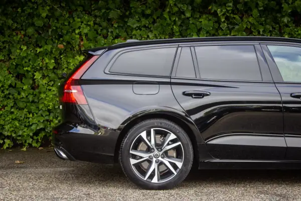 Volvo V60 2021 - 31900 EUR, 88100 km - AUTO.MOTO.pt - 88100km - foto 4 de 18